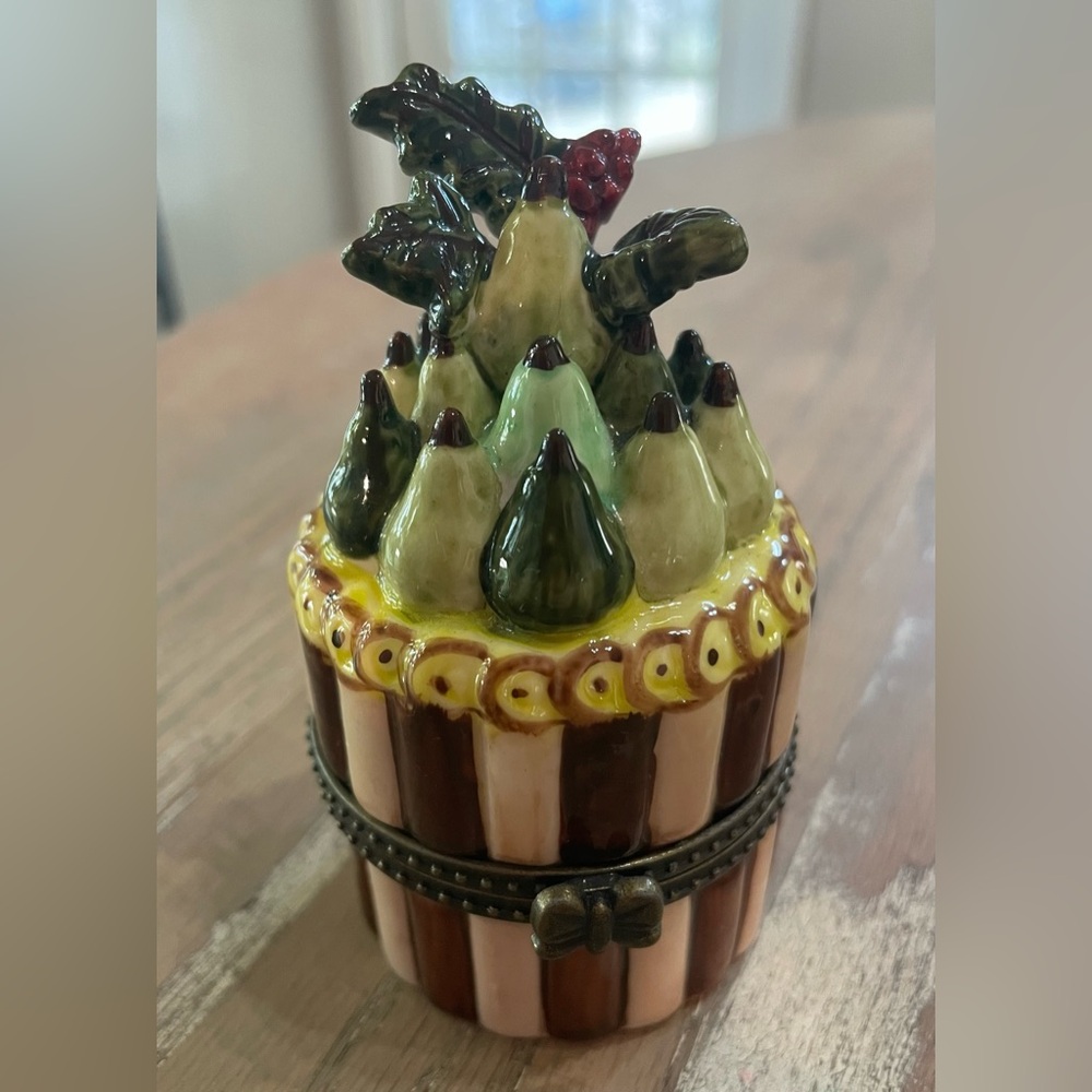 Villeroy & Boch Christmas Pear Cluster Trinket Box 1748